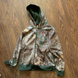 Camouflage Under Armour zip up hoodie